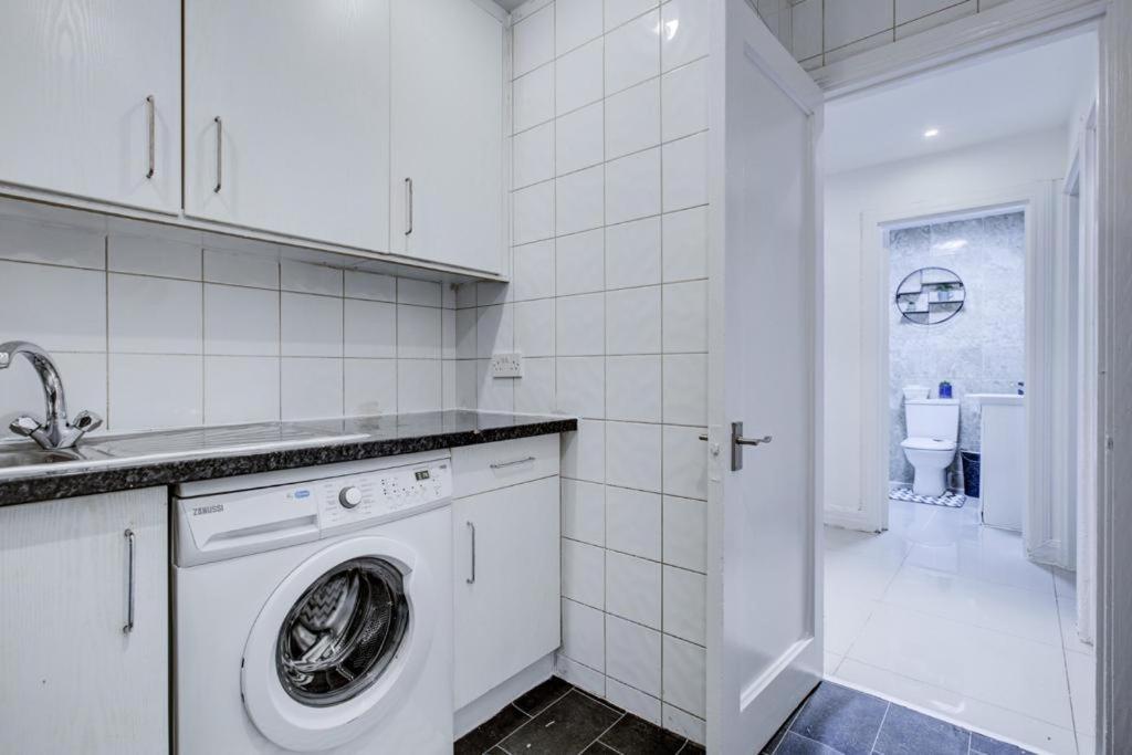 Hyde Park Apartment 2 Bedroom Лондон Екстериор снимка